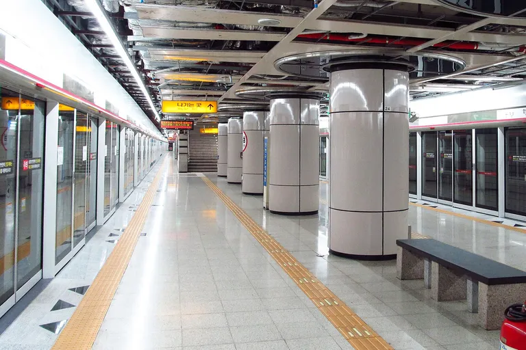 Platform at Ansim Station on Daegu Metro