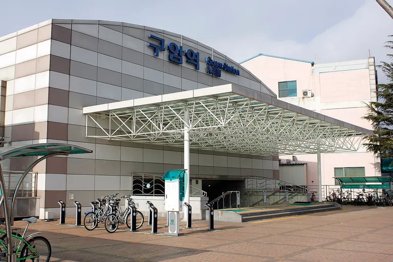 大田都市鉄道・九岩駅の実景