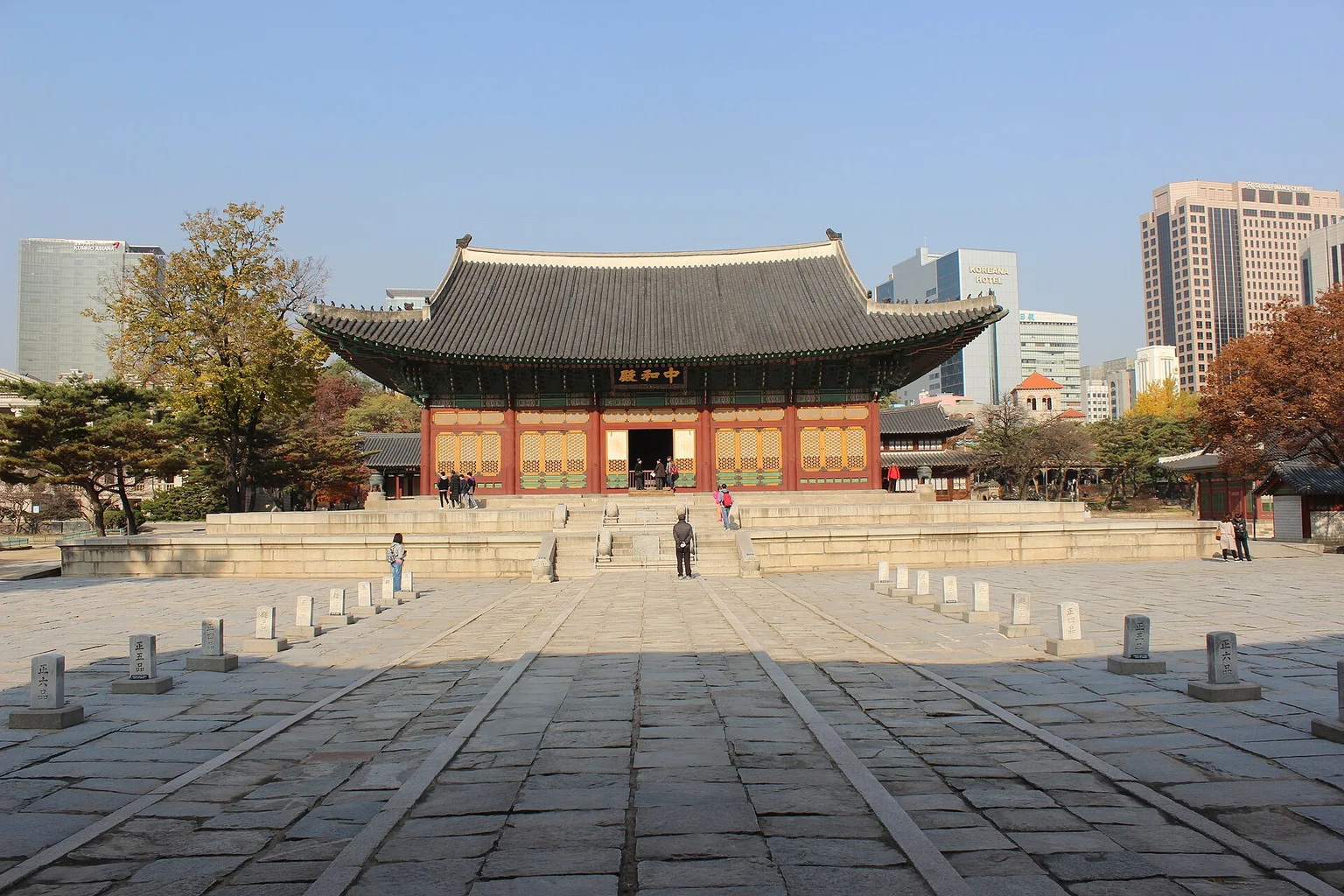 Palace buildings and grounds at Deoksugung in Seoul