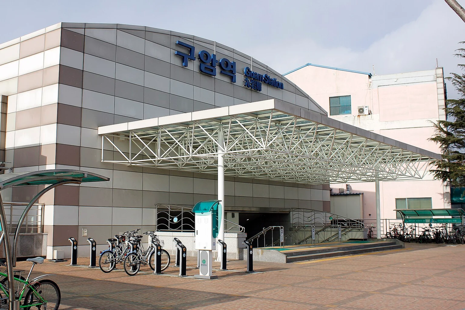 大田都市鉄道・九岩駅の実景