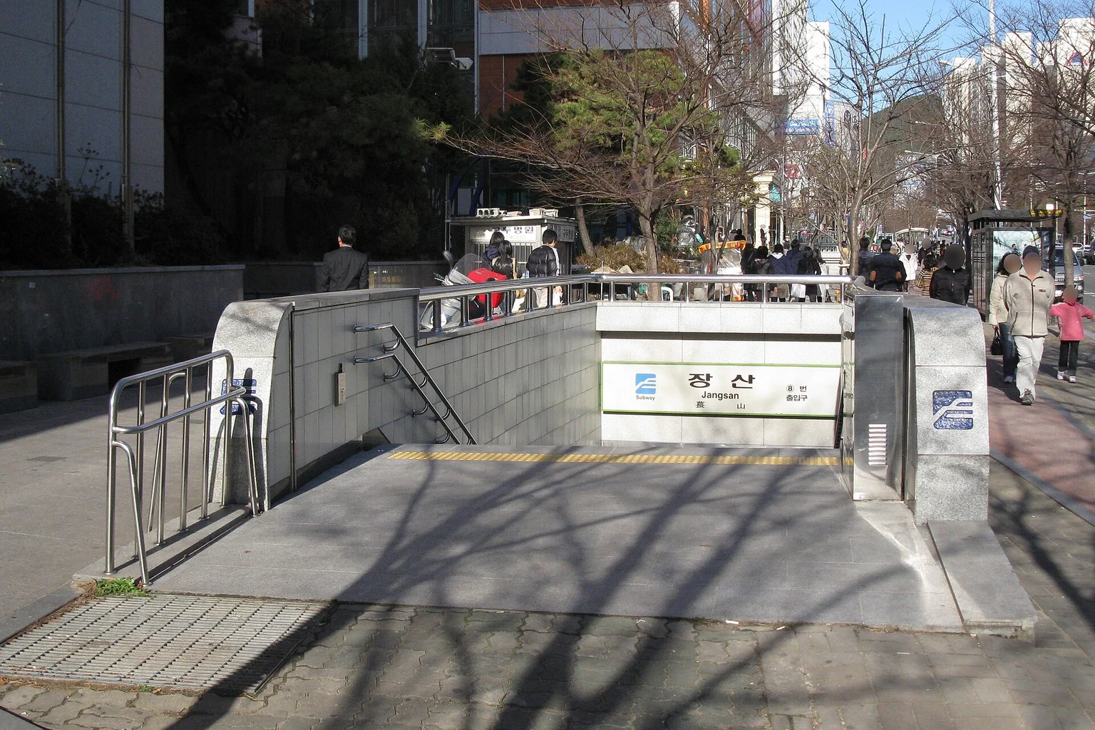 釜山都市鉄道・萇山駅8番出口