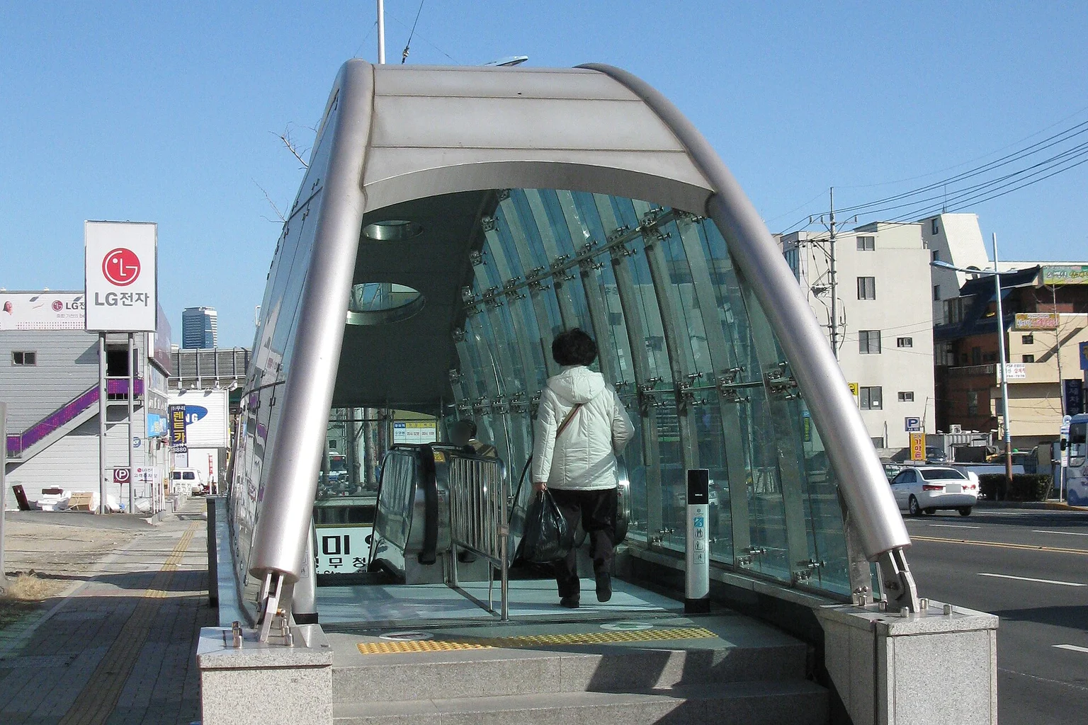 Exit 8 of Mangmi Station in Busan