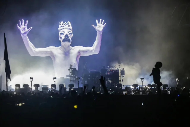 Stage visuals and the audience at Busan International Rock Festival