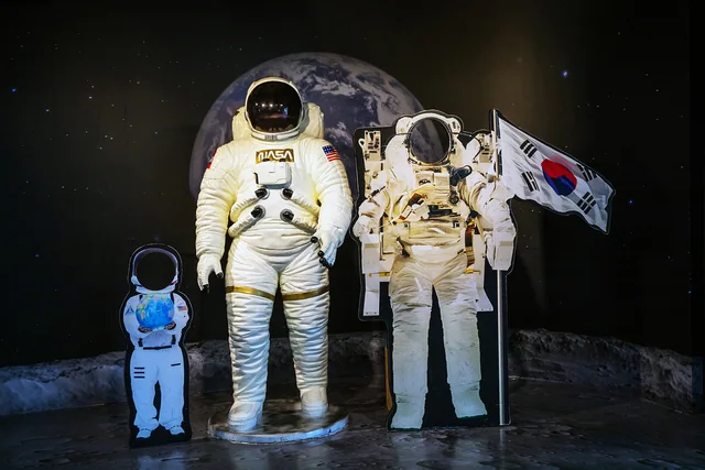 Spacesuit and lunar exploration exhibits at the combined 2025 science festival in Daejeon